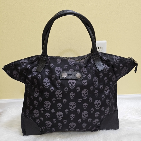 Alexander McQueen Handbags - 🎉🎉🎉HOST PICK🎉🎉🎉Alexander McQueen - Faithful De-Manta Tote